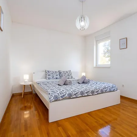 Relja Legacy Apartment *
