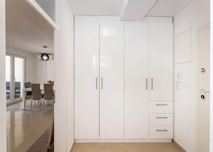 Relja Legacy Apartman Zára