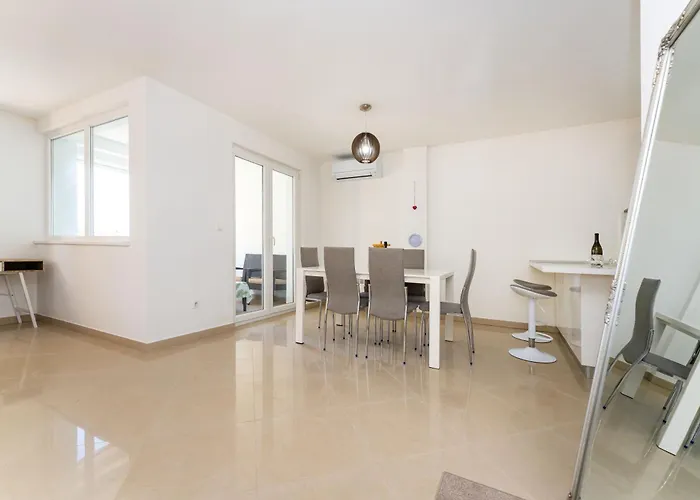 Relja Legacy Apartman Zára