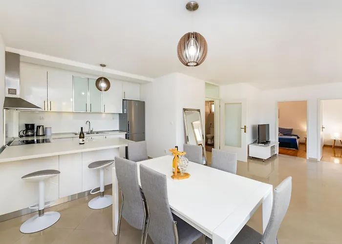 Relja Legacy Apartman *