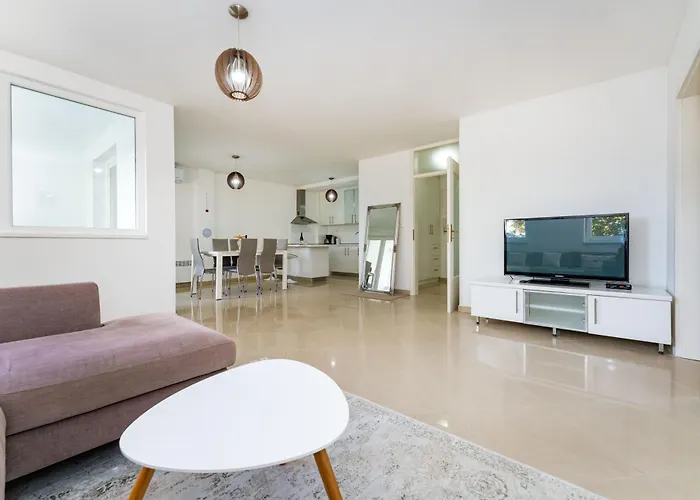 Relja Legacy Apartman Zára